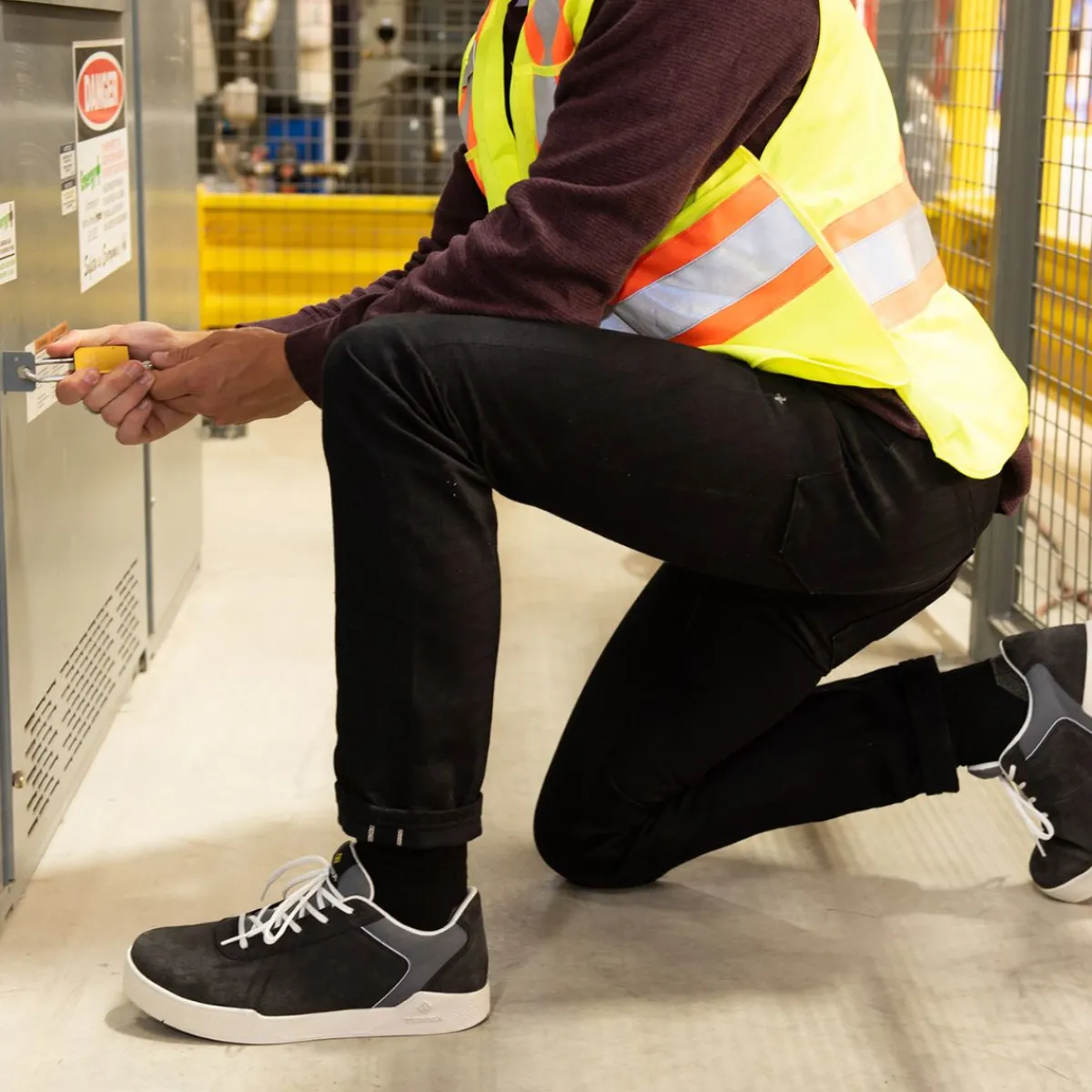 Terra Safety Shoes|Work Outerwear<Men's Mullen Aluminum Work Shoes Black / White