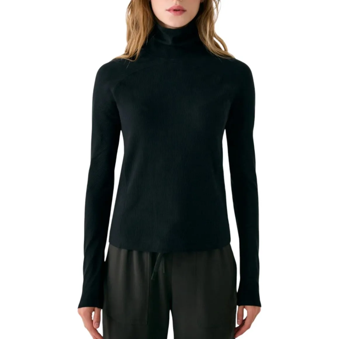 Women's Traverse Turtleneck Sweater